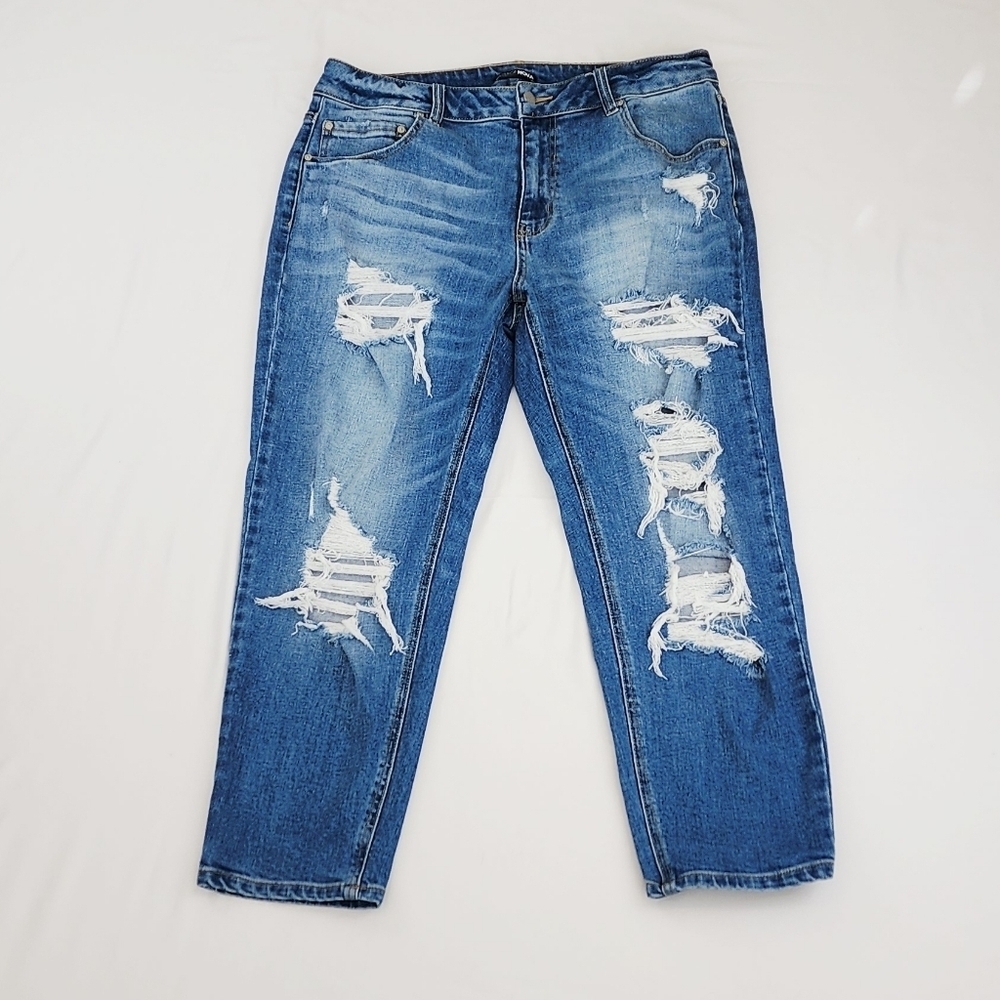Fashion Nova Straight Leg Ripped Jeans Pants